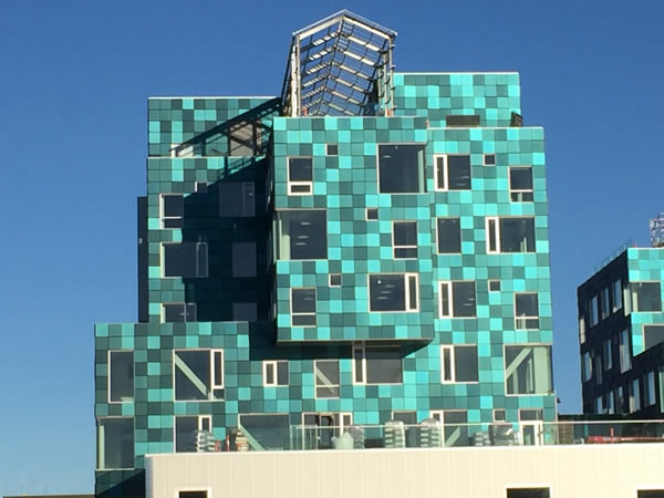 The school with the largest solar facade in the world