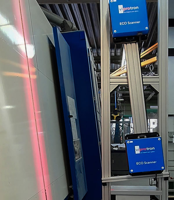 A vertical ECO Scanner checks the glass in a Bystronic line after the washer (retrofit)