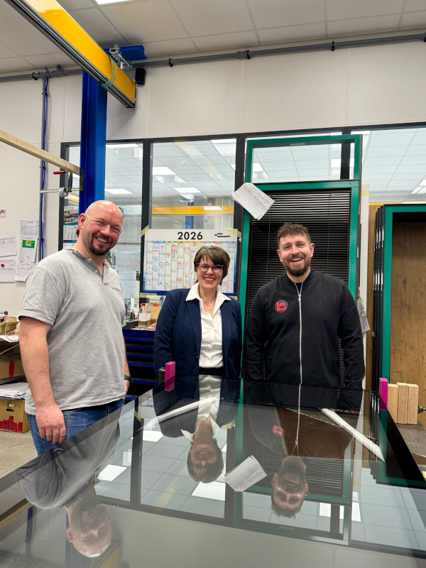 Lehnert Relies on Automated Glass Inspection with the Viprotron ECO Scanner