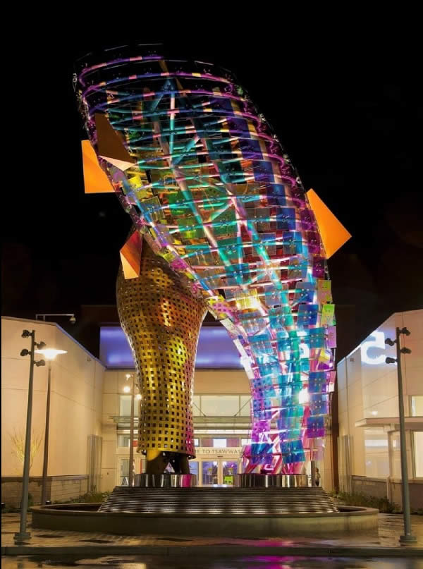 Goldray's award-winning "fish icon sculpture" fabricated with Vitro Architectural Glass