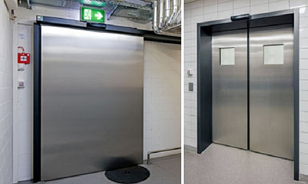 Automatic fire protection doors in the basement of the Hiltl restaurant: Powerful, safe and quiet – single-leaf sliding door with the Powerdrive PL drive for large and heavy door leaves as access to the storage area (left) - fast and secure, even if it is hectic – double-leaf sliding door with viewing window, with Slimdrive SL NT drive for high-frequency kitchen access (right). Photos: GEZE GmbH 