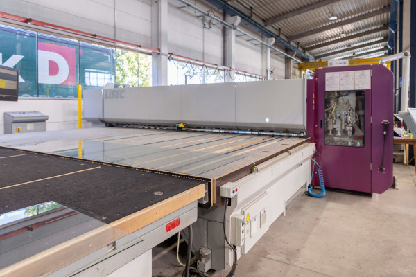 © LiSEC; LiSEC VSL-A system for laminated-glass cutting