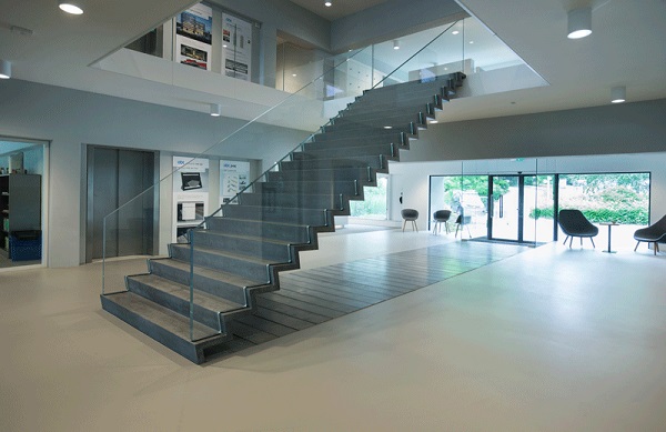 “Betonprijs 2017” for unique glass stairs