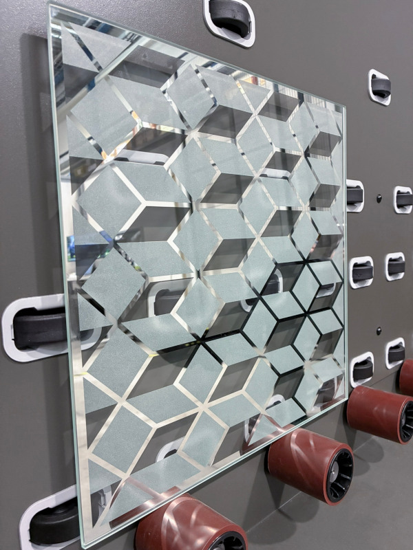 @ LiSEC; The LSP-A enables structuring of glass surfaces and targeted removal of functional coatings
