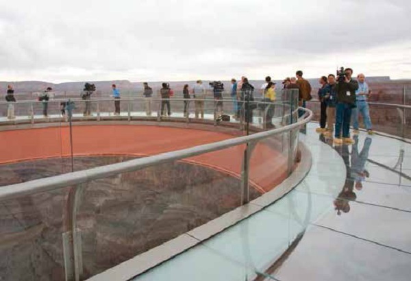 SentryGlas® Offers Safety, Security, and Bird’s Eye View on New Canyon Skywalk. Photos: © Tom Goodman, Inc.