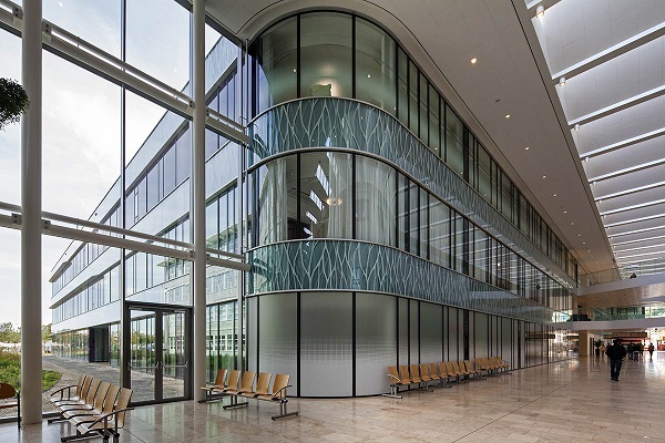 HAGA hospital takes on the air of a light, transparent vessel