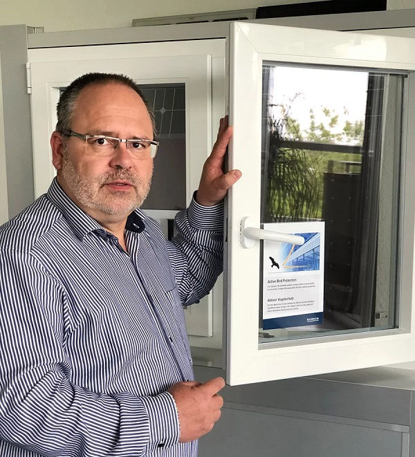 Since 1995, Dr Thomas Rainer has been involved in various solutions for bird protection glass. In an interview, he indicated why bird-friendly glass is currently receiving public attention.