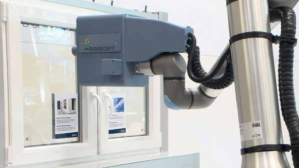 Sustainability with added value: Finishing treatment to create effective bird protection glass can also be carried out post-installation using laser printing.