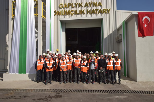 Horn officially launched the “heating up” of the container glass furnace at the newly built production plant in Turkmenistan