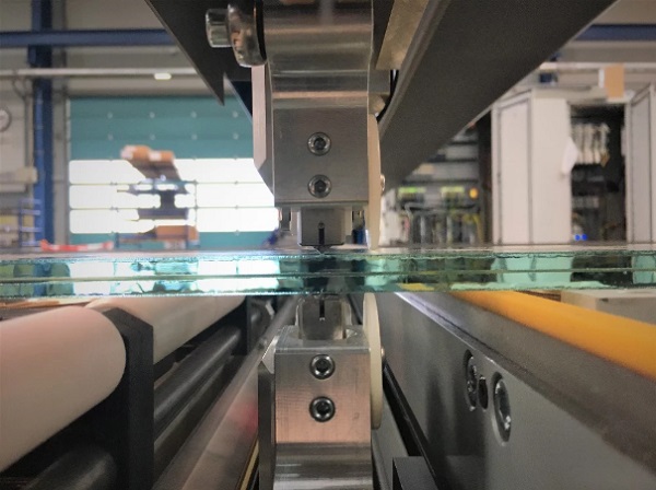 LiSEC: How the design of the machine affects the glass cutting of laminated glass