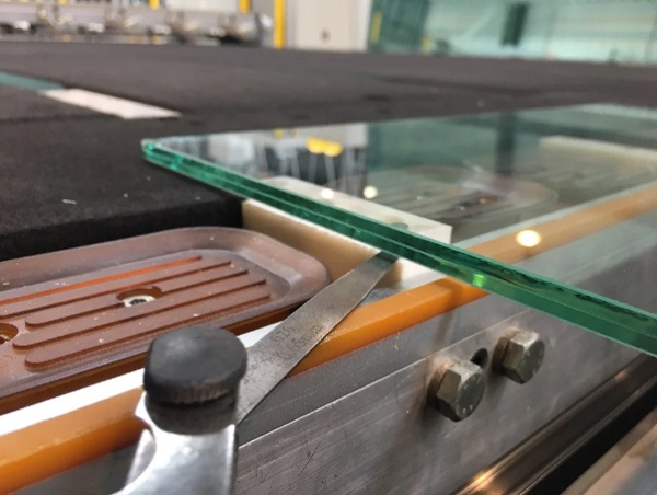 LiSEC: How the design of the machine affects the glass cutting of laminated glass