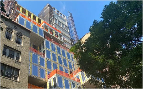 For a construction project in New York, Josko Fenster und Türen GmbH had its wood/aluminum windows successfully tested for tightness and mechanical durability according to NAFS at ift Rosenheim (Source: Panoramic European Windows)
