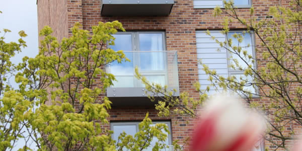 Starring Role for Sapphire’s Glide-On balconies in Elstree