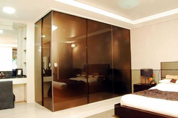 Think Extendo Sliding Glass Corner Doors for Imaginative Design