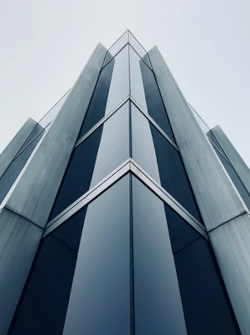 LiSEC: Perfectly stepped: Stress-free production of facade elements