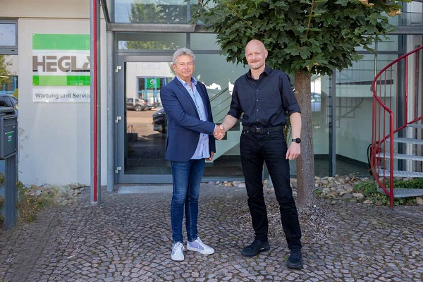 Peter Heyer is retiring after more than 36 years at HEGLA Maintenance and Service. Thomas Schwabe is taking over as branch head at the new Lauenförde location.