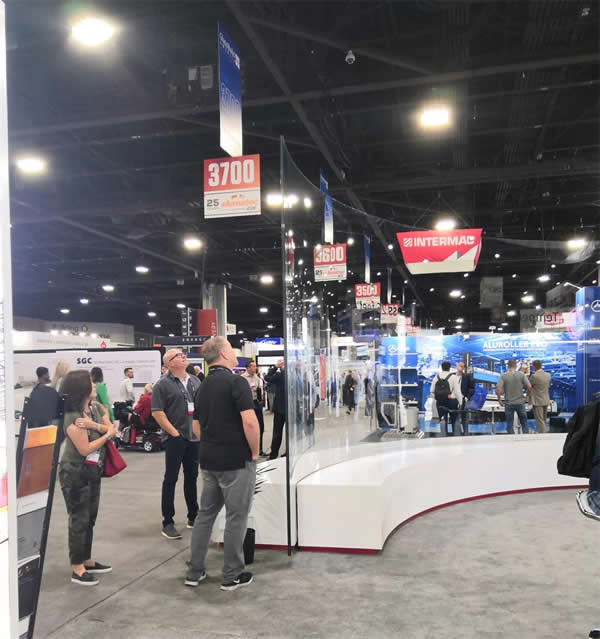 A continuous stream of visitorsA continuous stream of visitors came to the NorthGlass—HHH joint booth came to the NorthGlass—HHH joint booth