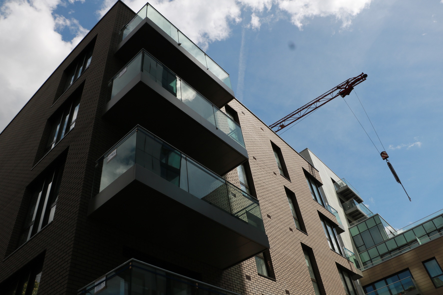 Once again Sapphire installs all 20 balconies at Woodberry Down development in one day