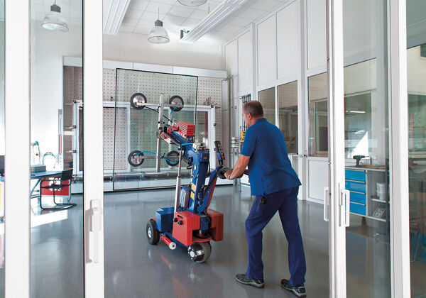 In the in-house testing room, the quality of elements from ongoing production is tested regularly.