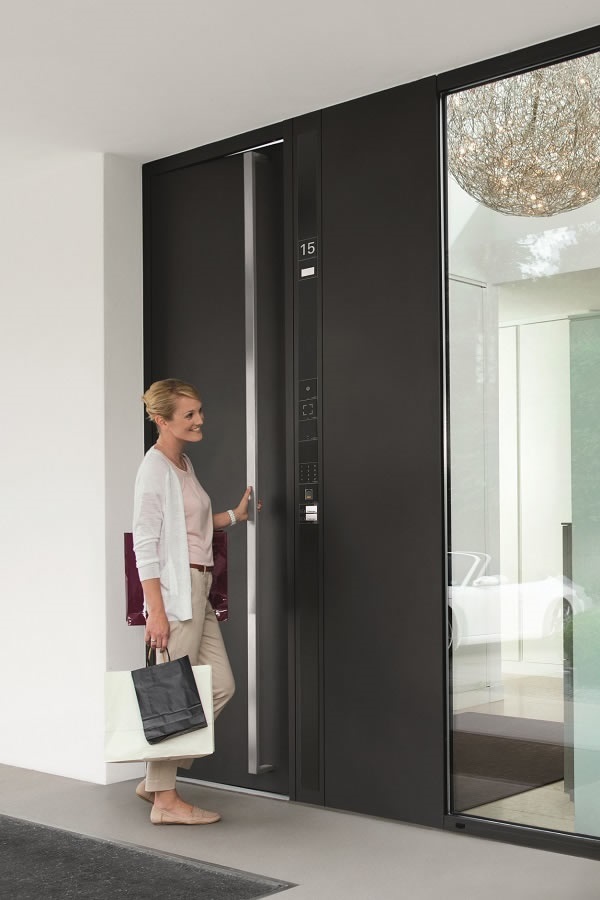 Picture credits: Schüco International KG The Schüco Door Control System features a variety of access control and door communication options.