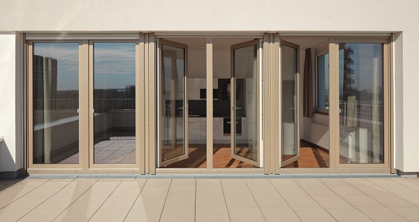 Picture credits: Schüco International KG The energy-saving windows from the Schüco Corona SI 82 PVC-U system were installed throughout as floor-to-ceiling window doors with triple insulating glass. The metallic surface finish coating was designed with Schüco AutomotiveFinish in the stylish gold colour SAF-RAL 140-M.