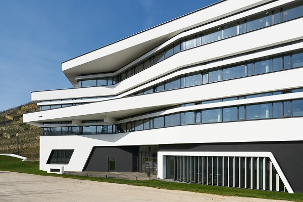 Picture credits: Schüco International KG The vertical active large louvre blades in front of the event space on the ground floor provide flexibility and sun shading.