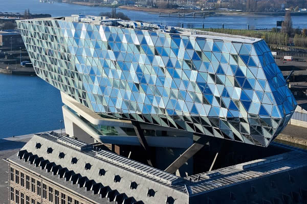 The Port House in Antwerp: A lighthouse for the world