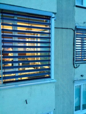 SolarGaps: generating energy while providing shade in your home