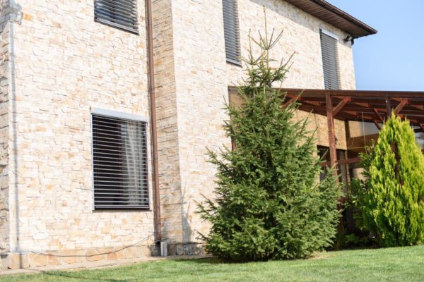 SolarGaps: generating energy while providing shade in your home