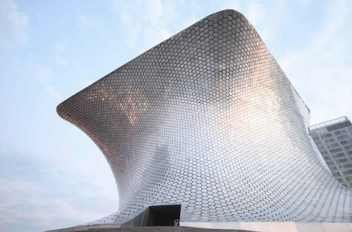 Museo Soumaya: the external facade became an award-winning and much-renowned application.