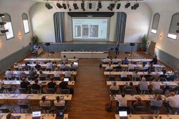 © LiSEC: Looking into the conference room