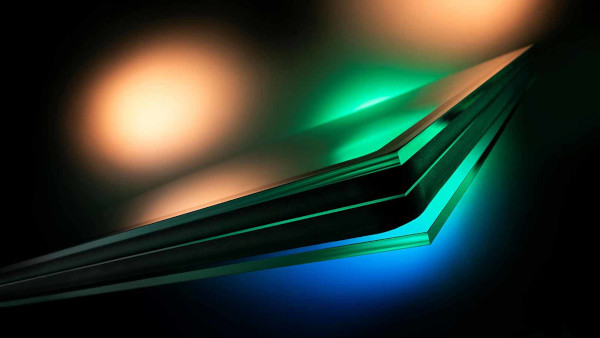 Starting from 0.5 mm thick, the thin glass is used as the middle pane in slim triple insulated glass units. It is suitable for replacing energy-inefficient double insulated glass units during renovation work or as a weight-optimised component for new-build projects. (Foto: Glaston)