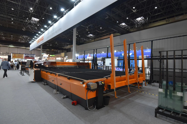 Increased capacity for laminated glass cutting: DOUBLE LAM LINE +