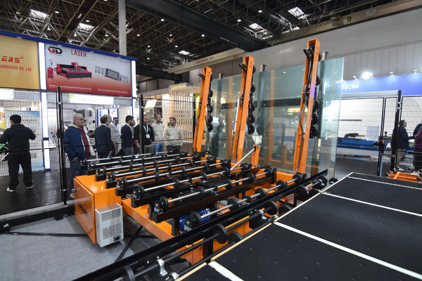 Increased capacity for laminated glass cutting: DOUBLE LAM LINE +
