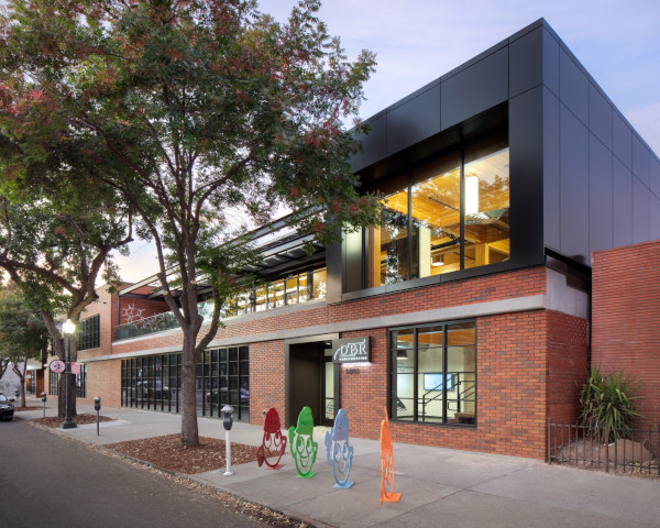 Solarban® 70 Glass Helps DPR Construction Earn a COTE Top Ten Award and Net Zero Status for its Sacramento Office