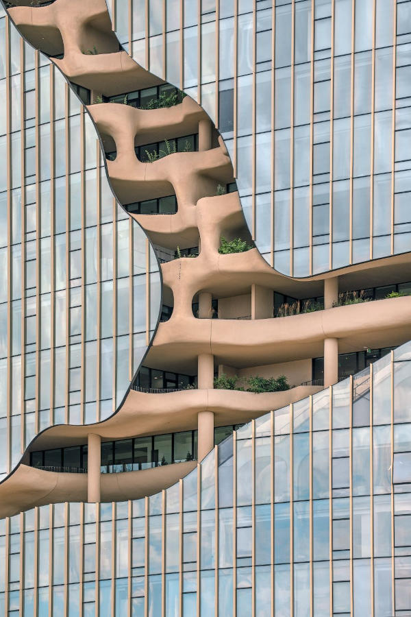 Vitro Glass Brings Clarity and Reflection to Denver’s One River North