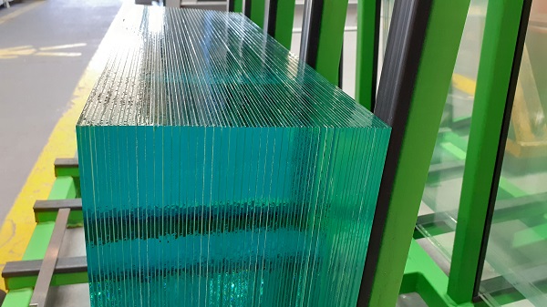 The VSL-A system solution provides consistent cut edge quality with fluctuating quality of laminated glass mostly without operator intervention, ensures ± 0.4 mm tolerance, and verifiably reduces false breaks. © LiSEC