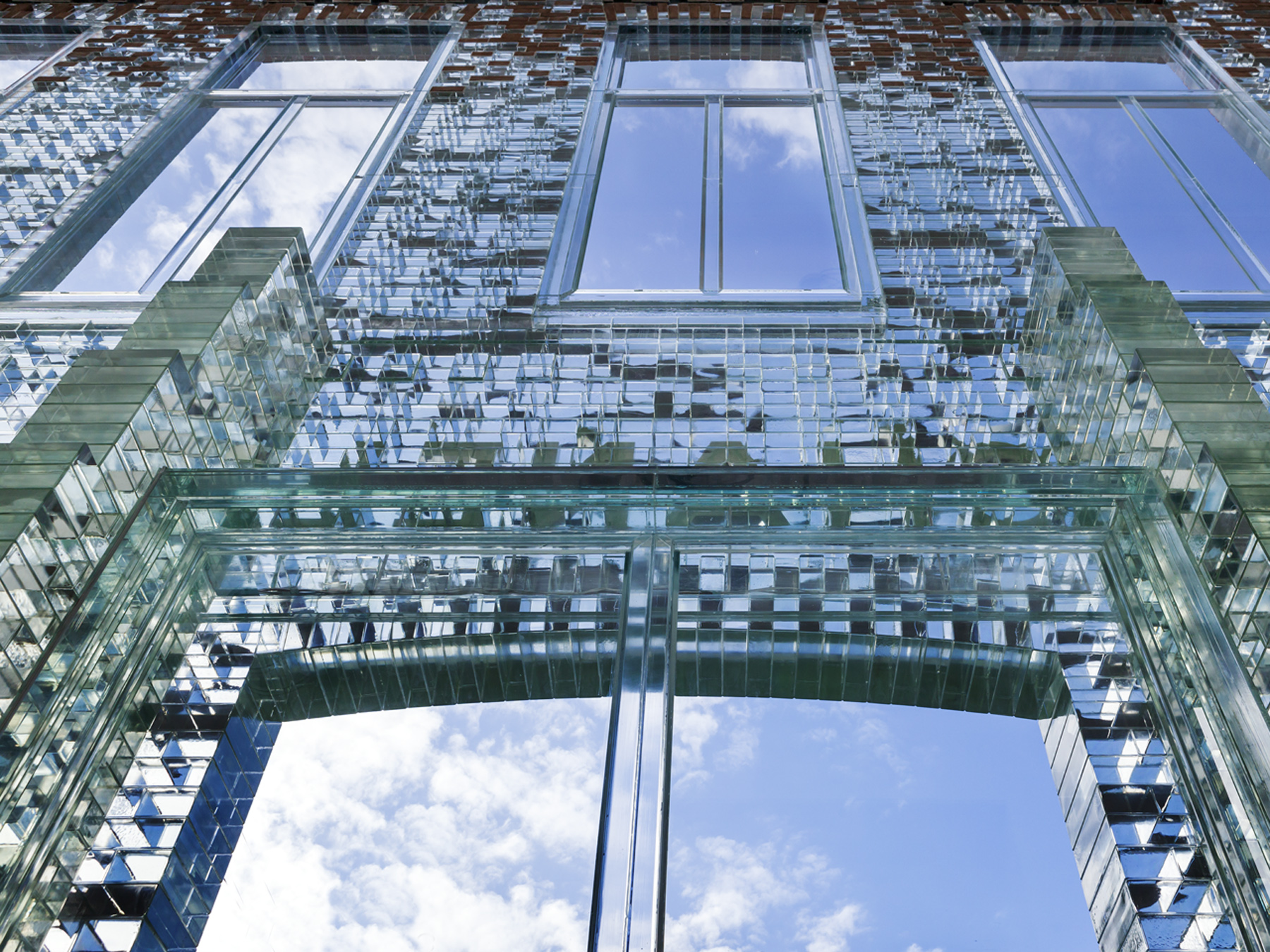 DELO adhesive in Crystal Houses' glass facade 