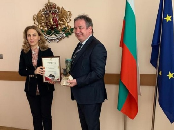 Şişecam receives "Sustainable Investment Award" from the Bulgarian Investment Agency