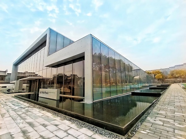 NorthGlass gives expression to the memory of an ancient city - Vimarsana News