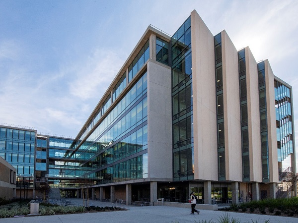 SOLARBAN® 70 glass helps University of California’s new interdisciplinary science building maximize sustainability