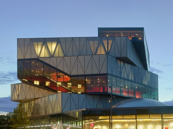 750 panes of glass in 700 different shapes for germany's largest science center | sedak - Vimarsana News