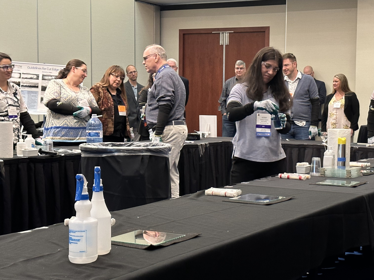 Conference Participants Try Their Hand at Glass Cutting, Washing in FGIA Workshop