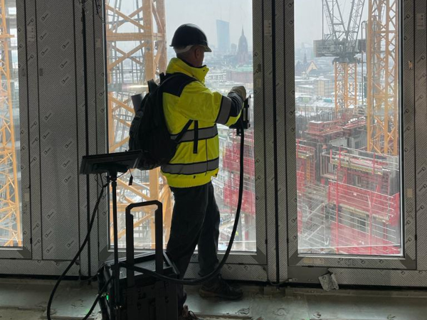 Sparklike Laser Portable being used in a building in Germany