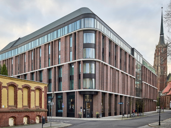 Blending Heritage with High Performance: SILVERSTAR Glass at The Bridge Hotel Wrocław