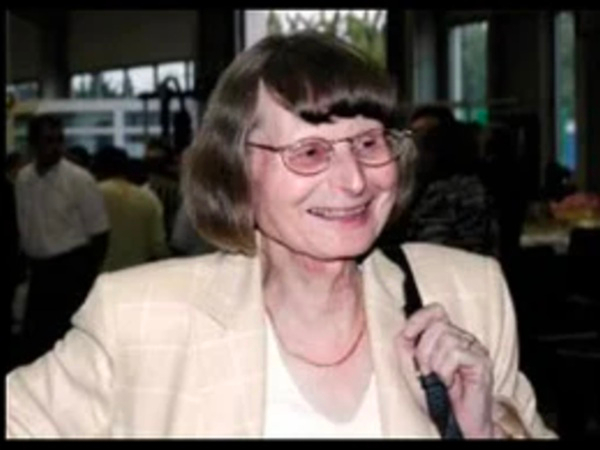 Dr. Renate Albat