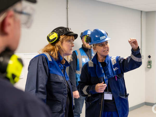 Government Visit to Glass Futures Highlights National Collaboration for a Net Zero Future