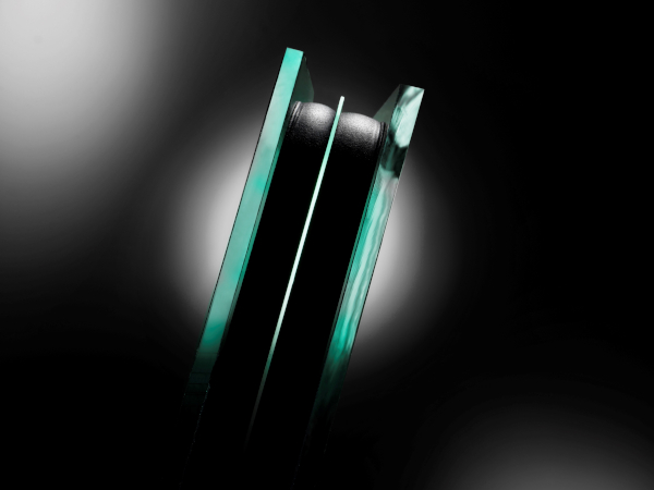 Glaston Thin Triple TPS IGU - Triple thermal insulation glazing with up to 0.5 mm thin internal pane is especially lightweight and can replace technically obsolete double glazing. The ultra-thin internal pane is slightly set back | Glaston Germany GmbH