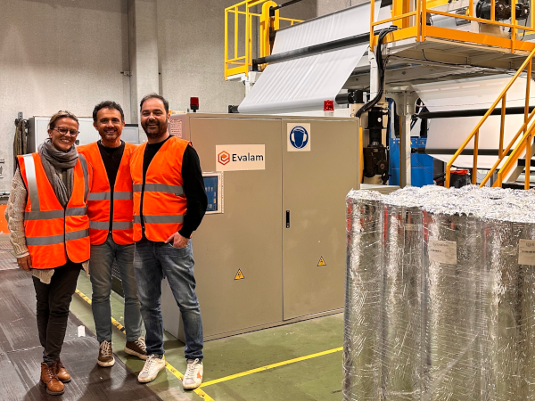 Junior Glass visits Evalam factory in Spain to learn about its production and quality management system