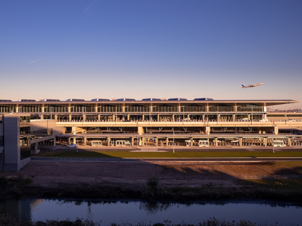 BGT: High-Performance Glazing for High-Impact Infrastructure